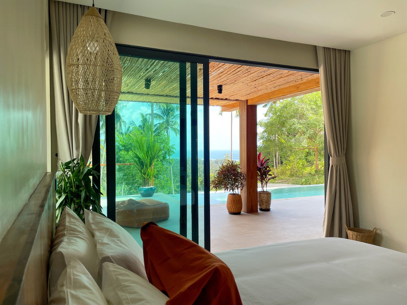 Bedroom sea view Villa Altura